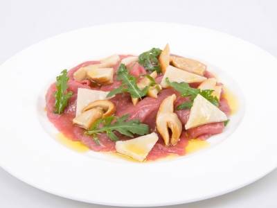 Carpaccio di manzo con funghi porcini sott’olio